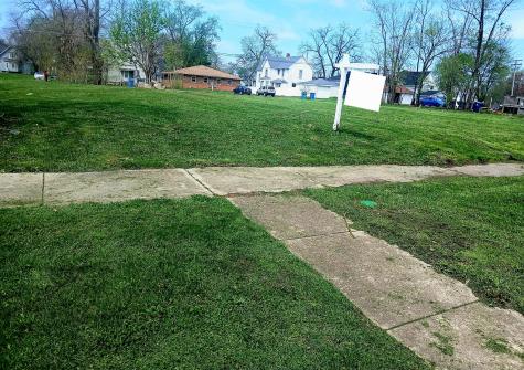 215 North Rosewood Avenue Kankakee IL 60901