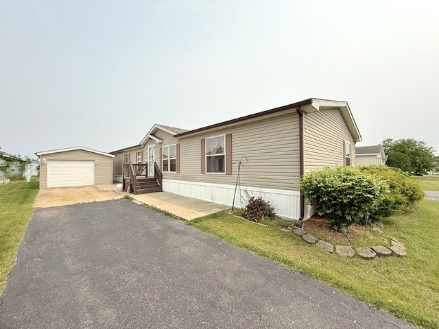 9 Swallow Lane Beecher IL 60401