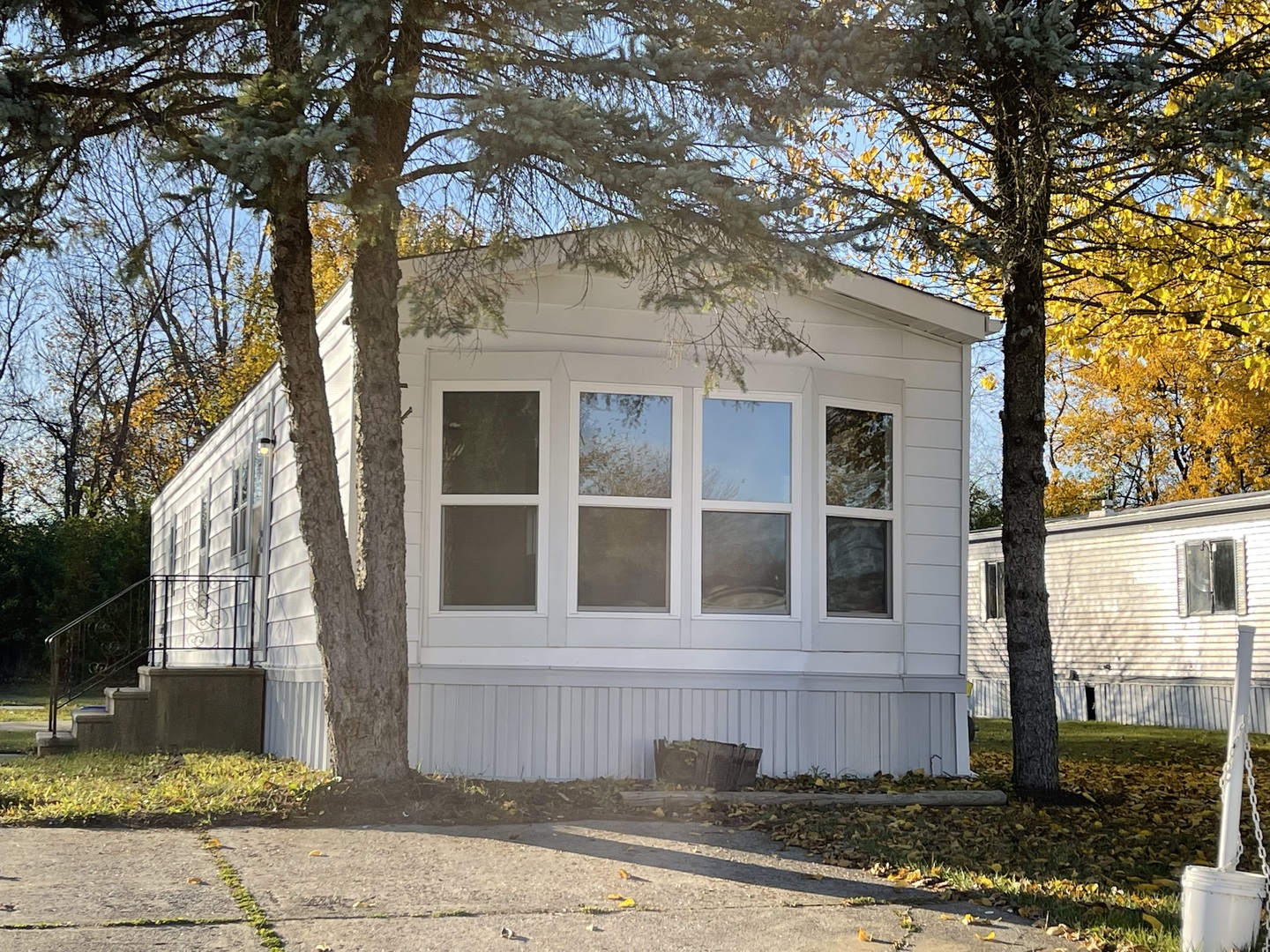 237 Blackthorn Road Matteson IL 60443