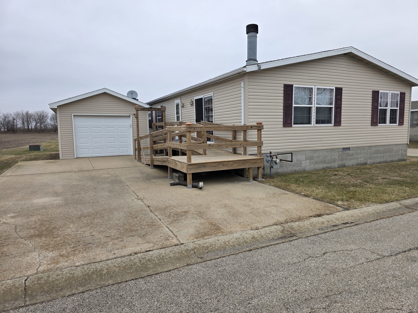 106 Champion Drive Chenoa IL 61726