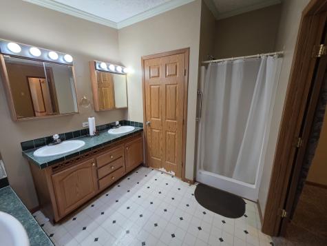 106 Champion Drive Chenoa IL 61726