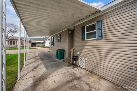 173 Northshore Road Elgin IL 60123