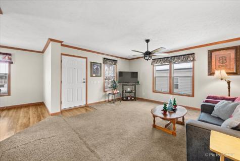 173 Northshore Road Elgin IL 60123