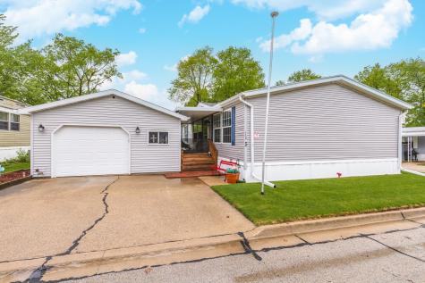 1129 11TH Street Bloomington IL 61704