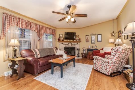 1129 11TH Street Bloomington IL 61704