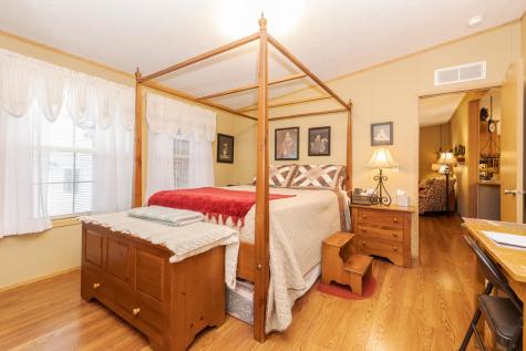 1129 11TH Street Bloomington IL 61704