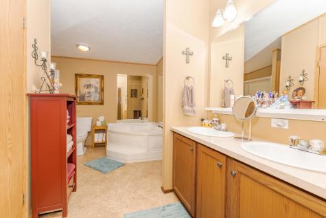 1129 11TH Street Bloomington IL 61704