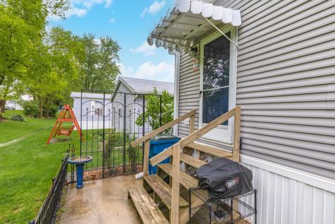 1129 11TH Street Bloomington IL 61704