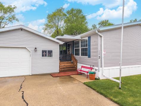 1129 11TH Street Bloomington IL 61704