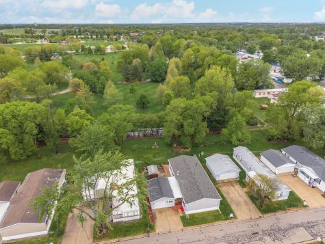 1129 11TH Street Bloomington IL 61704