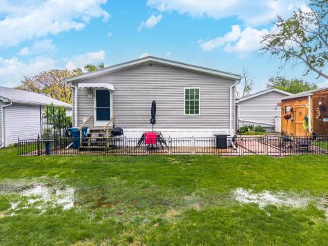 1129 11TH Street Bloomington IL 61704