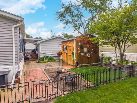 1129 11TH Street Bloomington IL 61704