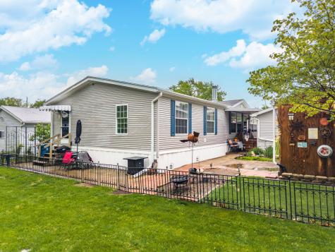 1129 11TH Street Bloomington IL 61704
