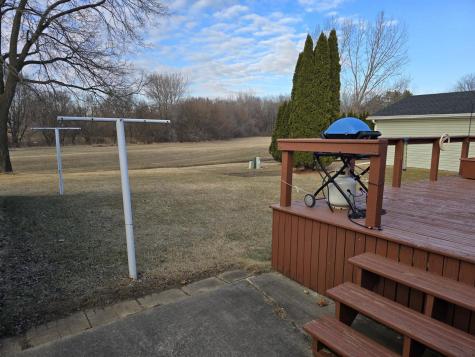 5518 White Pine Roscoe IL 61073