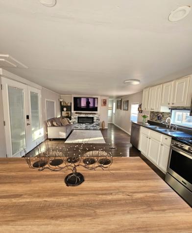 2993 Curtis Street Des Plaines IL 60018
