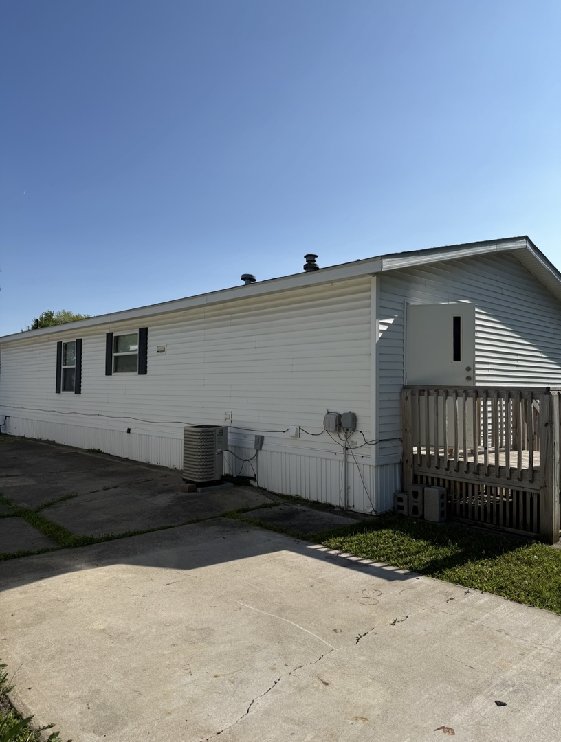 50 Candlelight Drive Sauk Village IL 60411