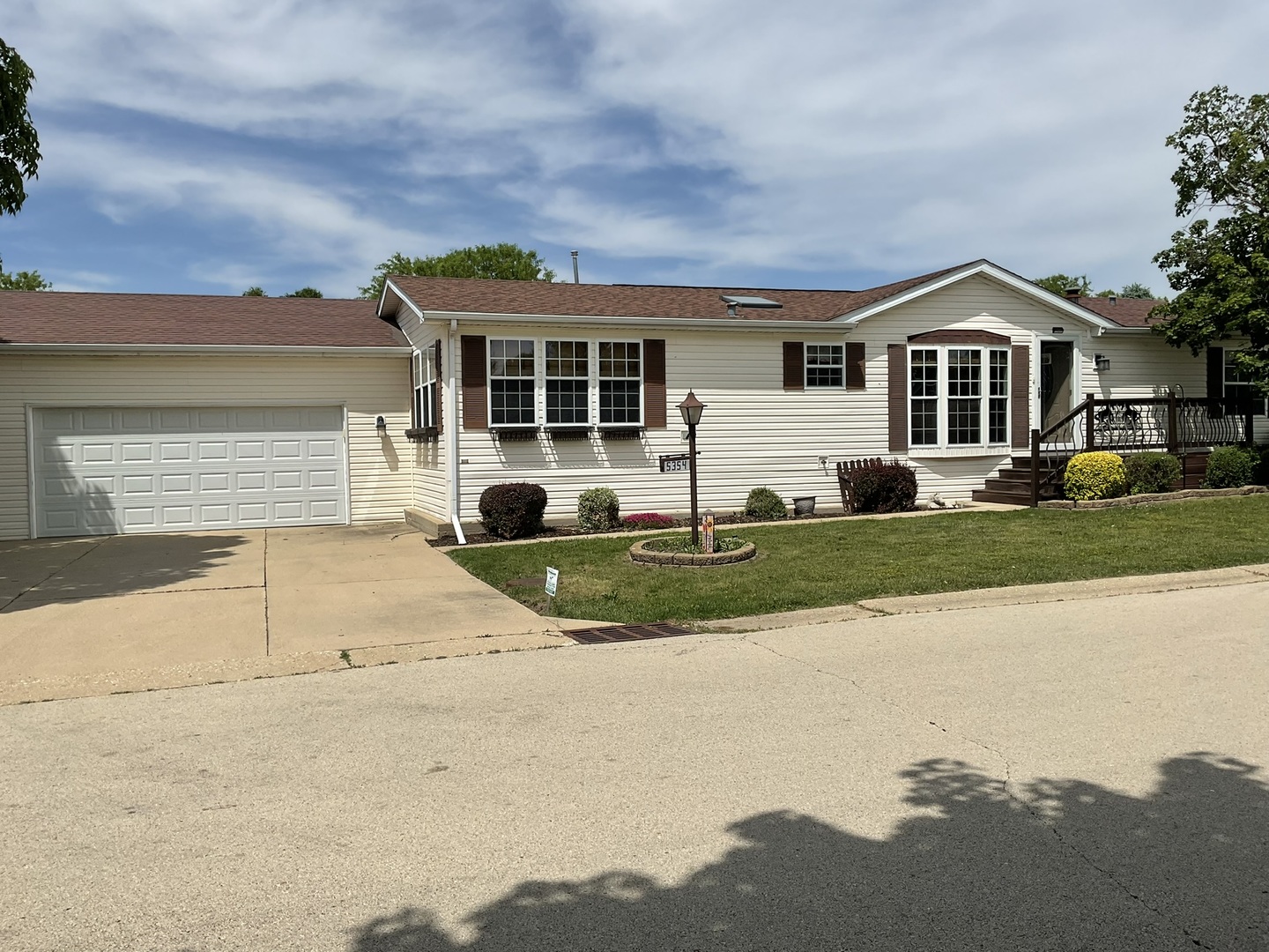 5354 Autumnash Machesney Park IL 61115