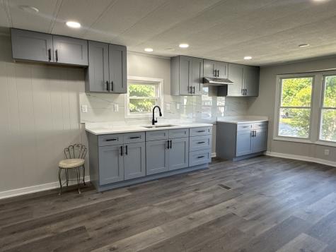320 Pleasant Terrace Matteson IL 60443