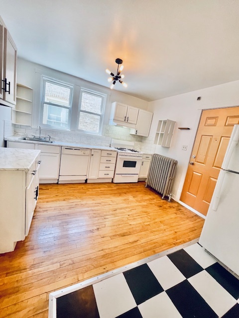 4124 West Barry Avenue Chicago IL 60641