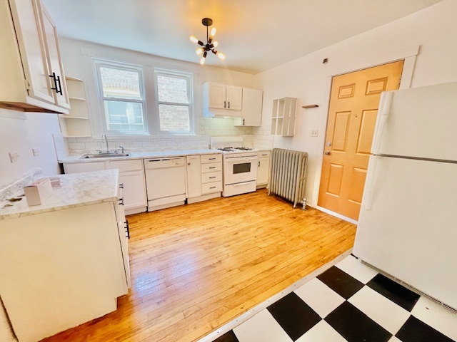 4124 West Barry Avenue Chicago IL 60641