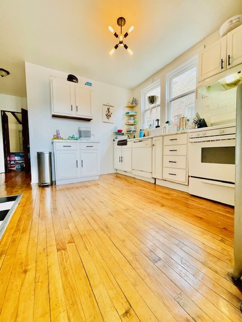 4124 West Barry Avenue Chicago IL 60641
