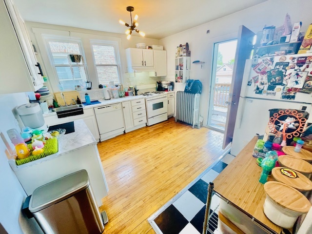 4124 West Barry Avenue Chicago IL 60641