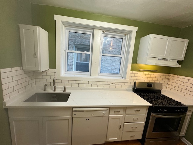 4124 West Barry Avenue Chicago IL 60641