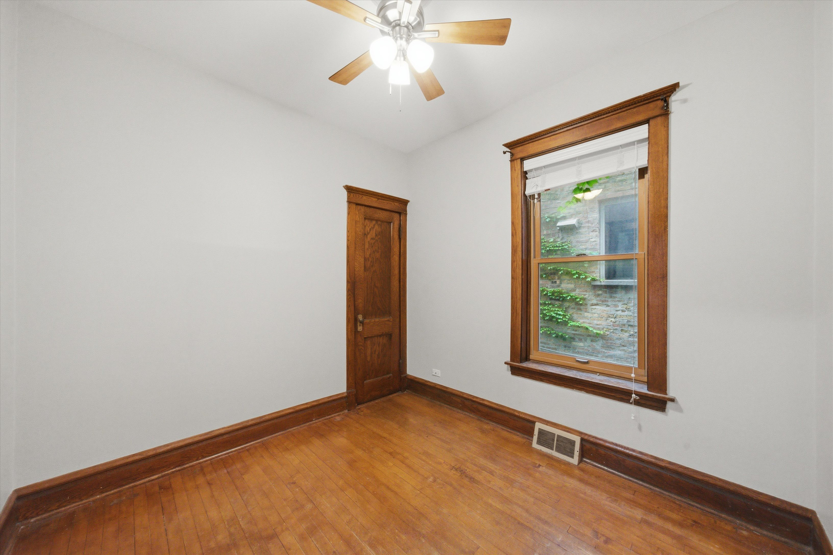 1341 West Eddy Street Chicago IL 60657
