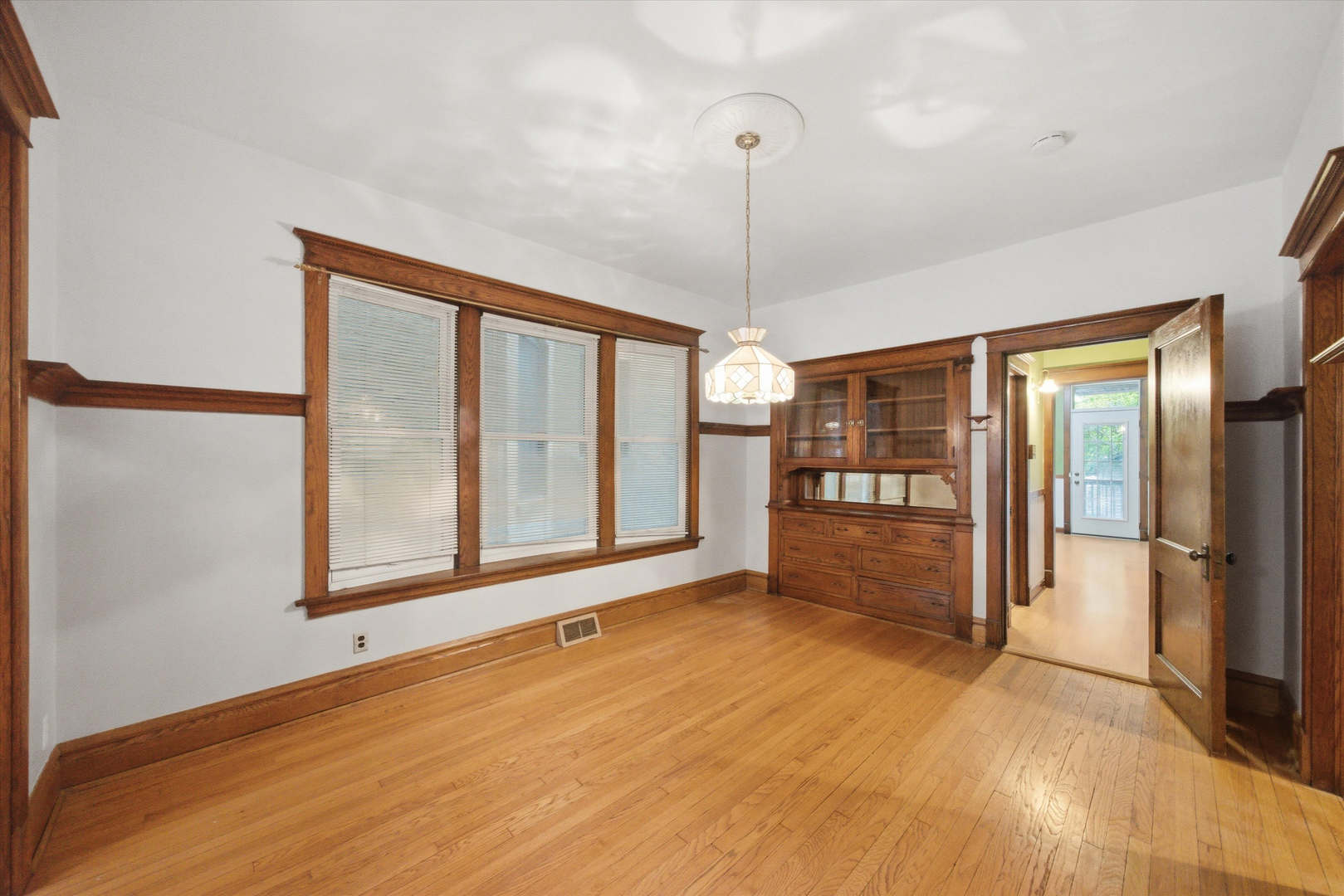 1341 West Eddy Street Chicago IL 60657