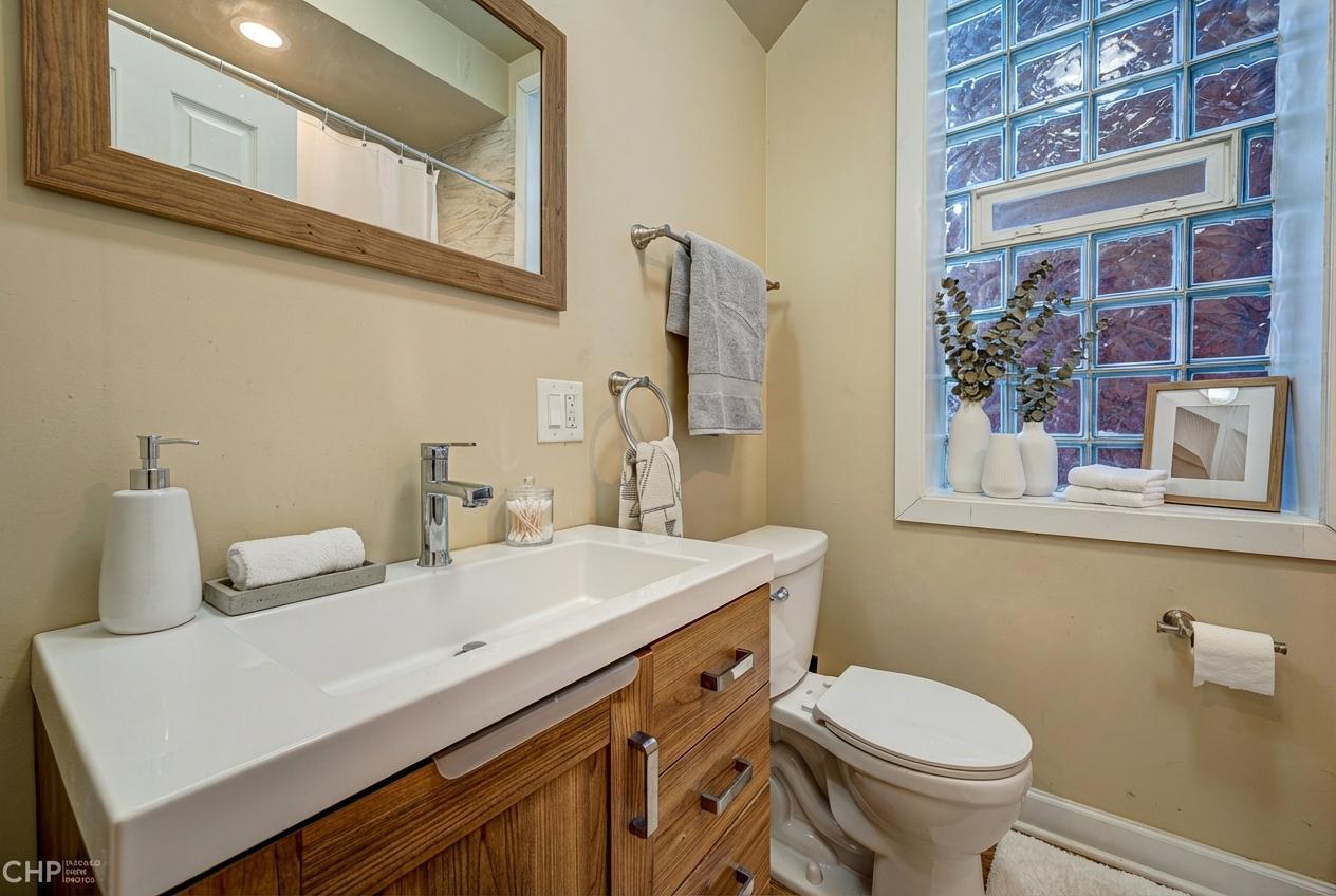 1716 South Clinton Street Chicago IL 60616