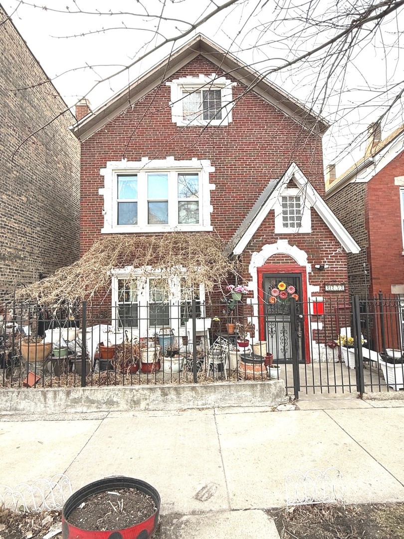 2252 South Sacramento Avenue Chicago IL 60623