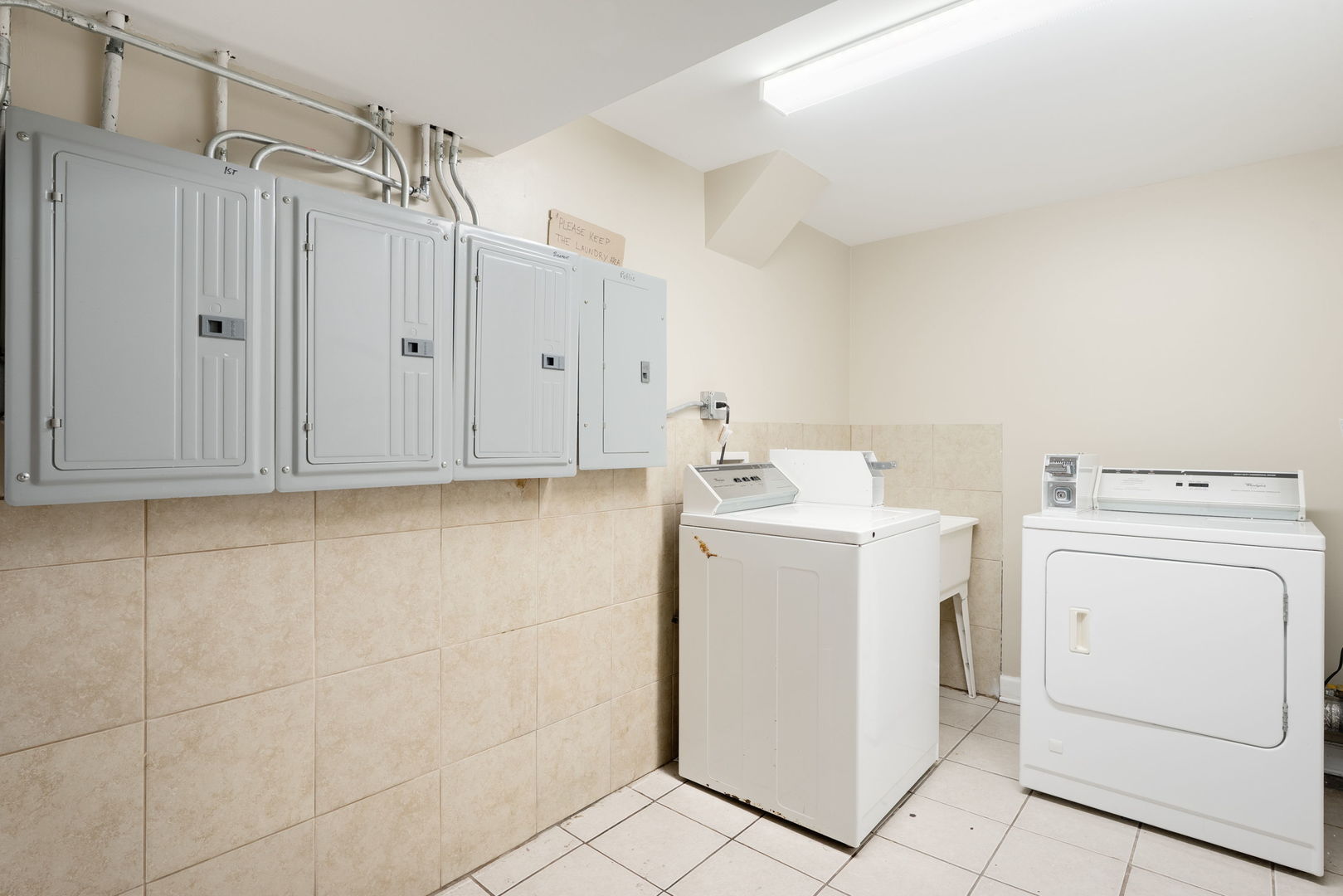 11814 South Hale Avenue Chicago IL 60643