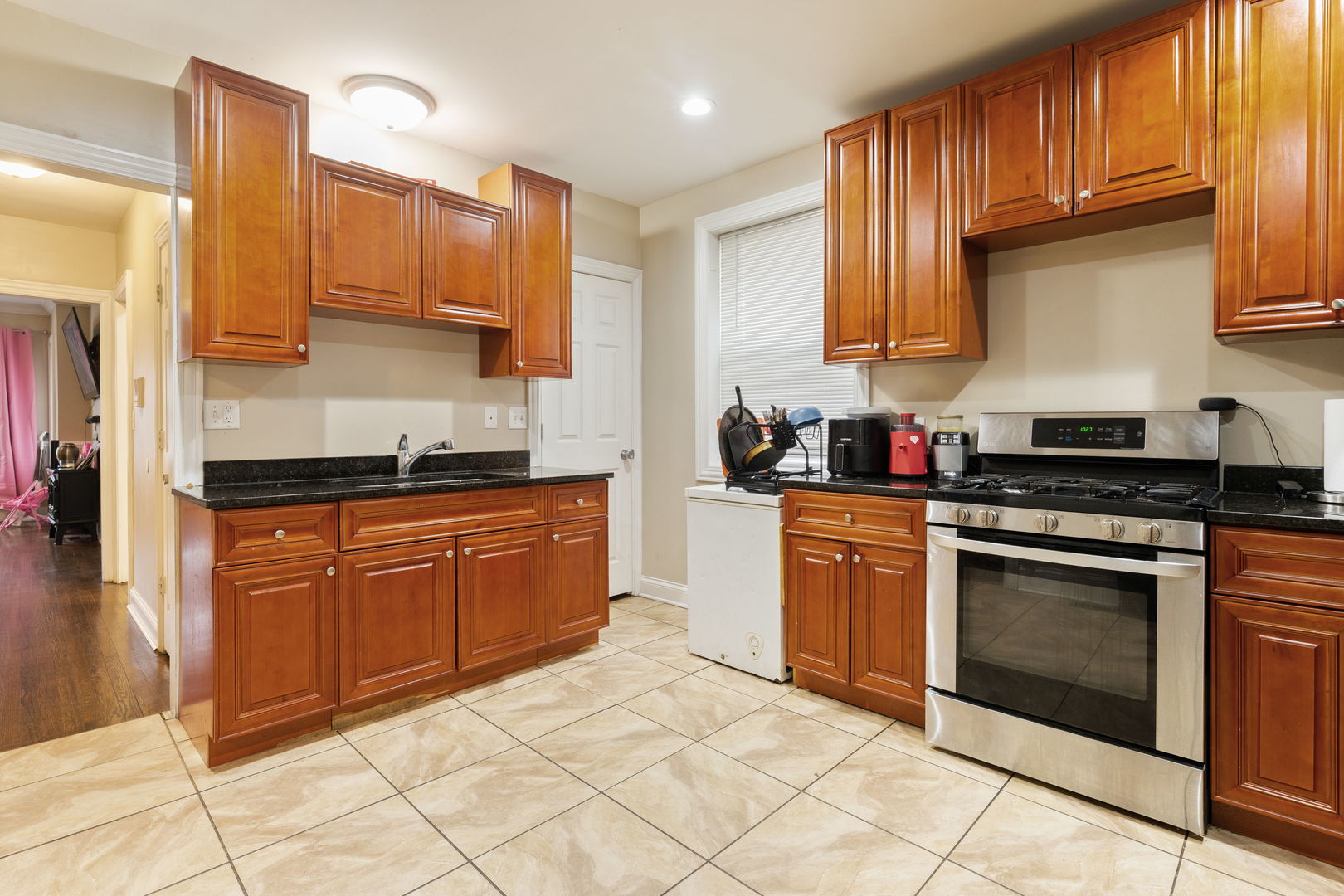 11814 South Hale Avenue Chicago IL 60643