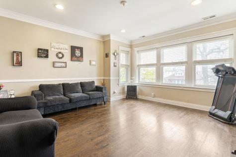 11814 South Hale Avenue Chicago IL 60643