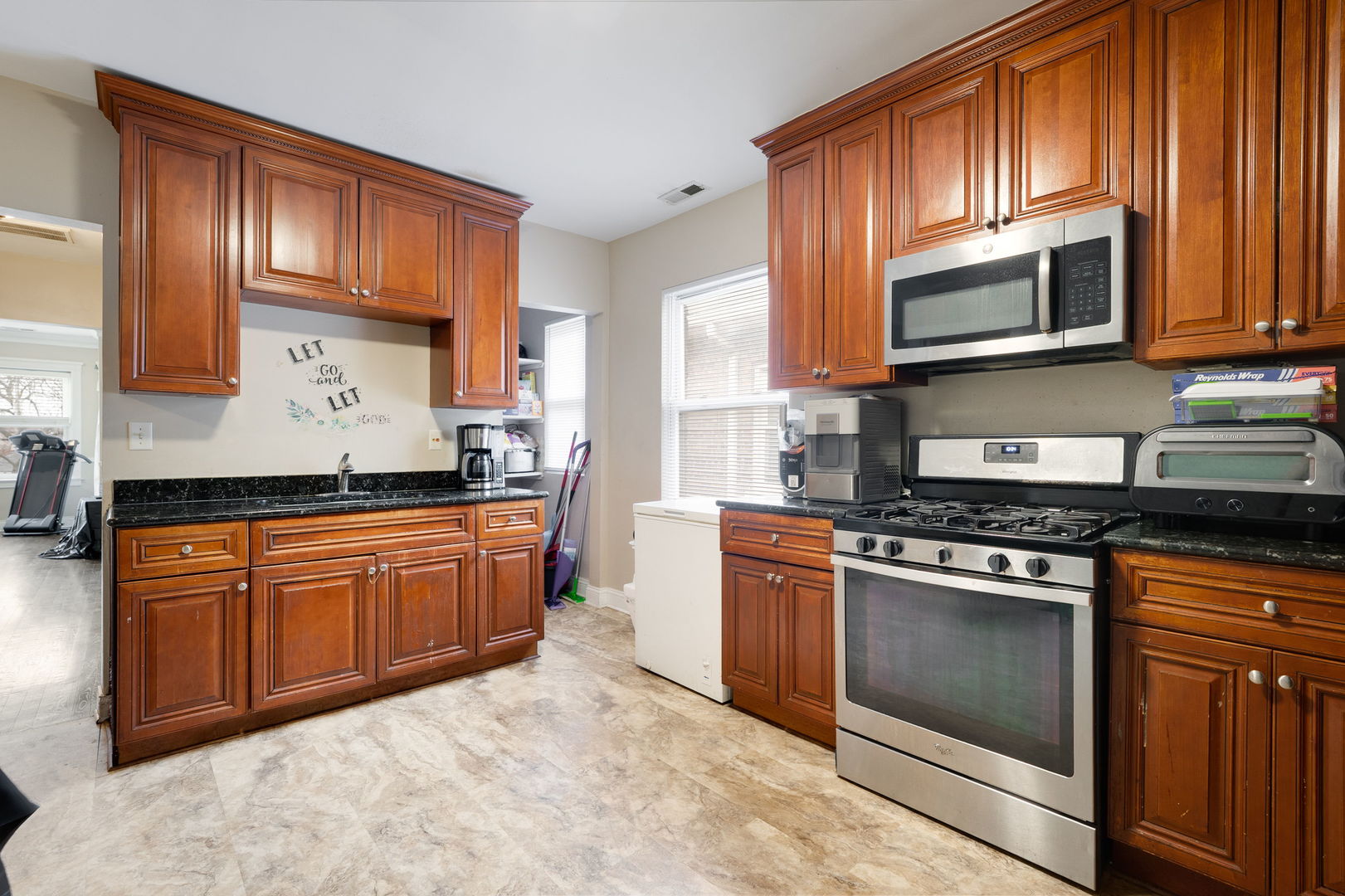 11814 South Hale Avenue Chicago IL 60643