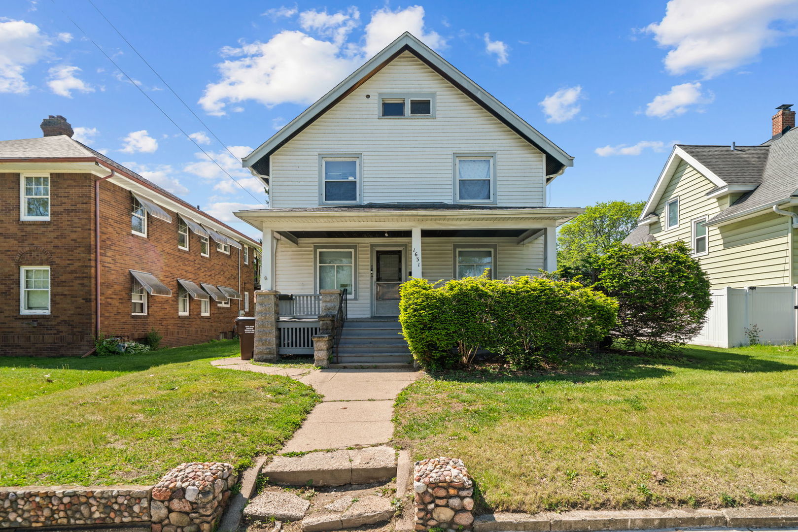 1631 8TH Avenue Rockford IL 61104