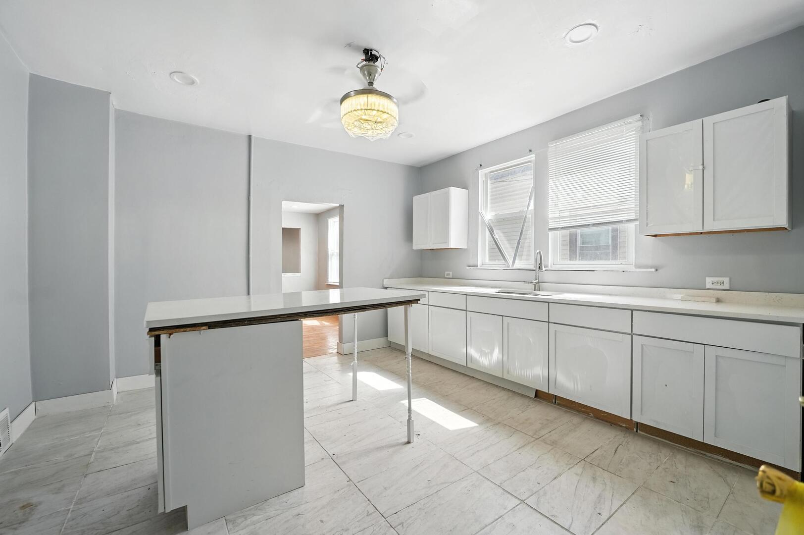 307 East 136th Place Chicago IL 60827