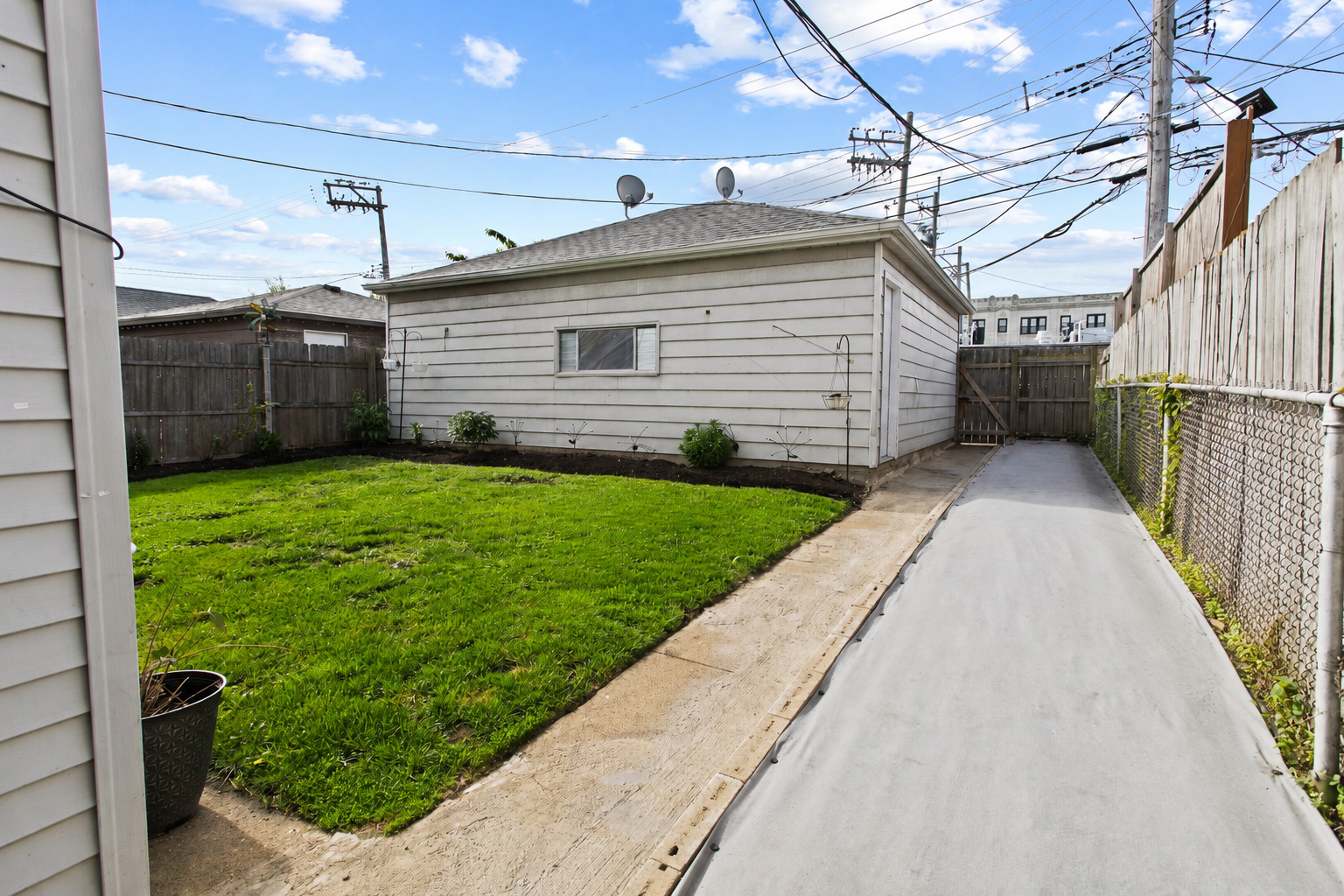 5041 West Agatite Avenue Chicago IL 60630