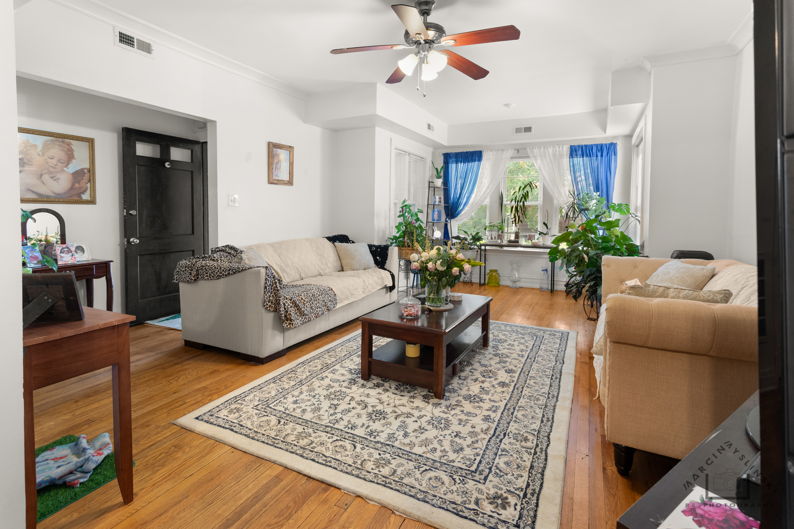 5041 West Agatite Avenue Chicago IL 60630