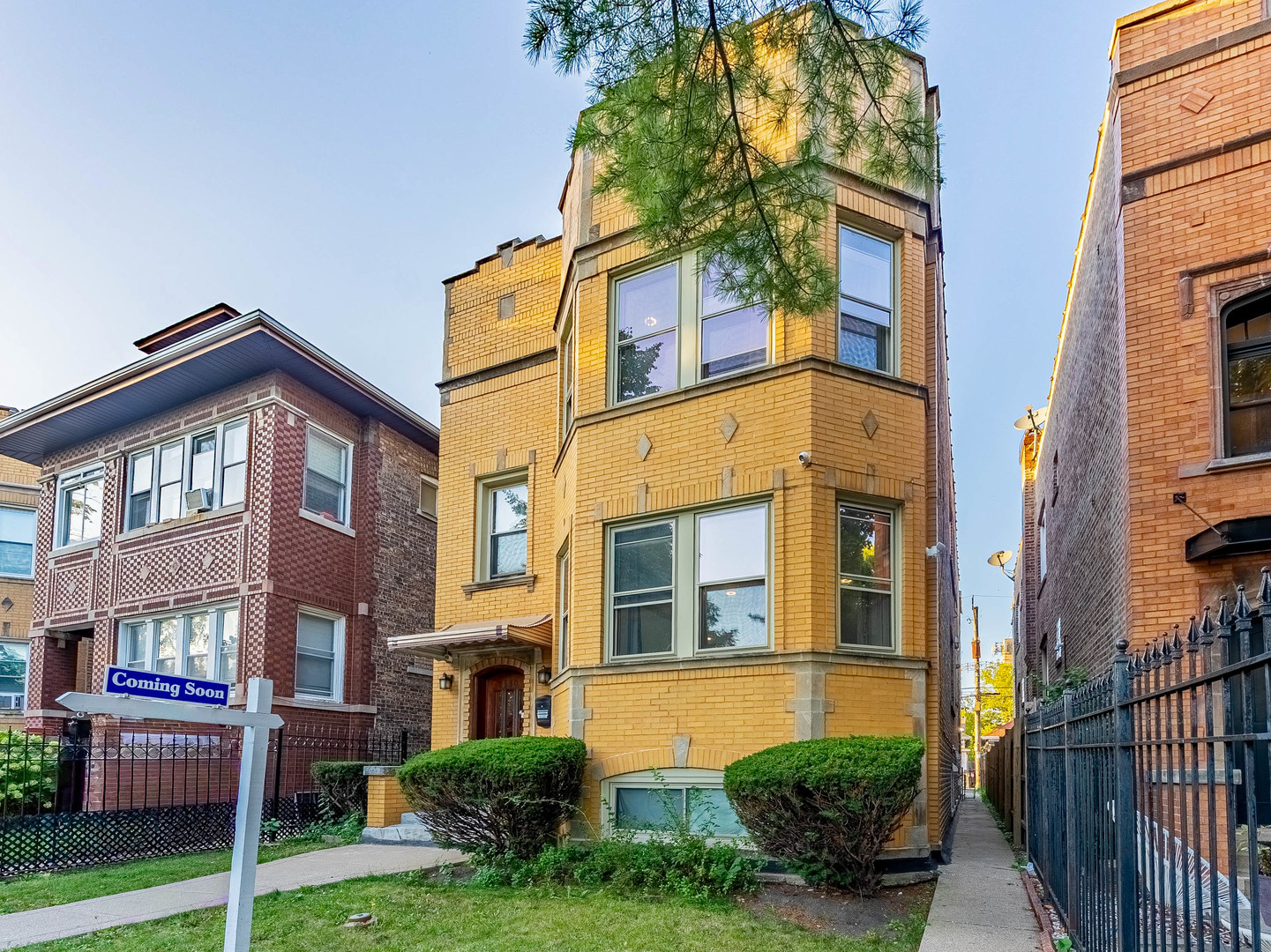 5330 West Drummond Place Chicago IL 60639