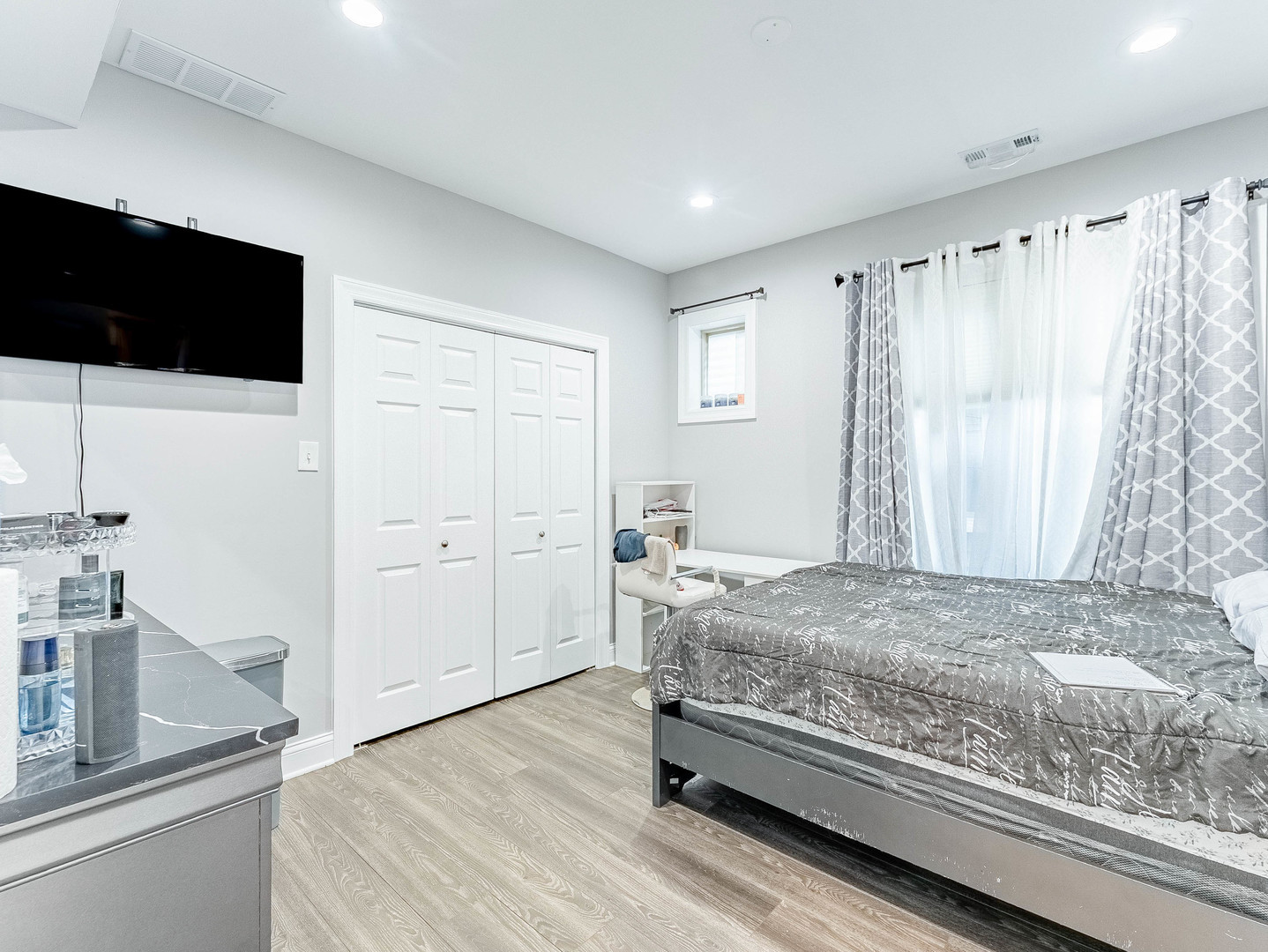 5330 West Drummond Place Chicago IL 60639