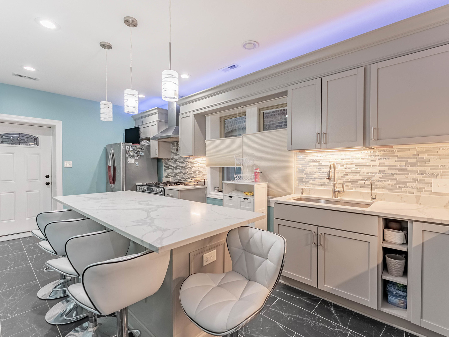 5330 West Drummond Place Chicago IL 60639