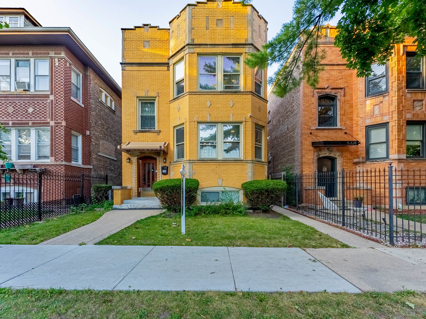 5330 West Drummond Place Chicago IL 60639