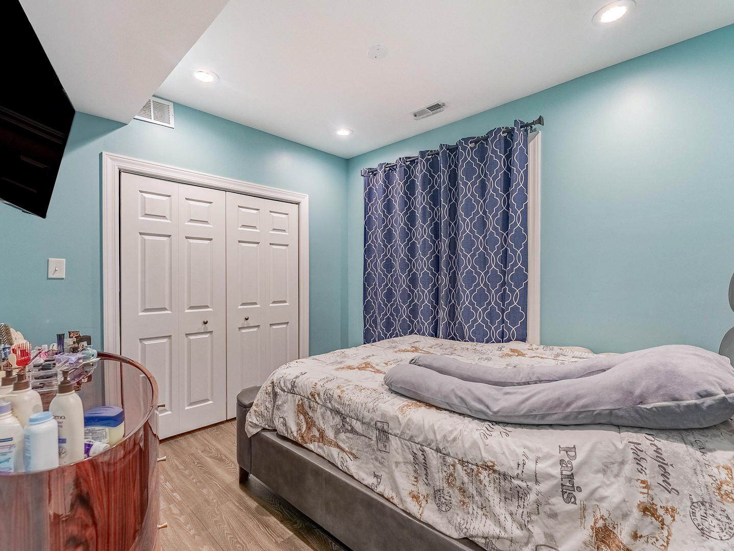 5330 West Drummond Place Chicago IL 60639