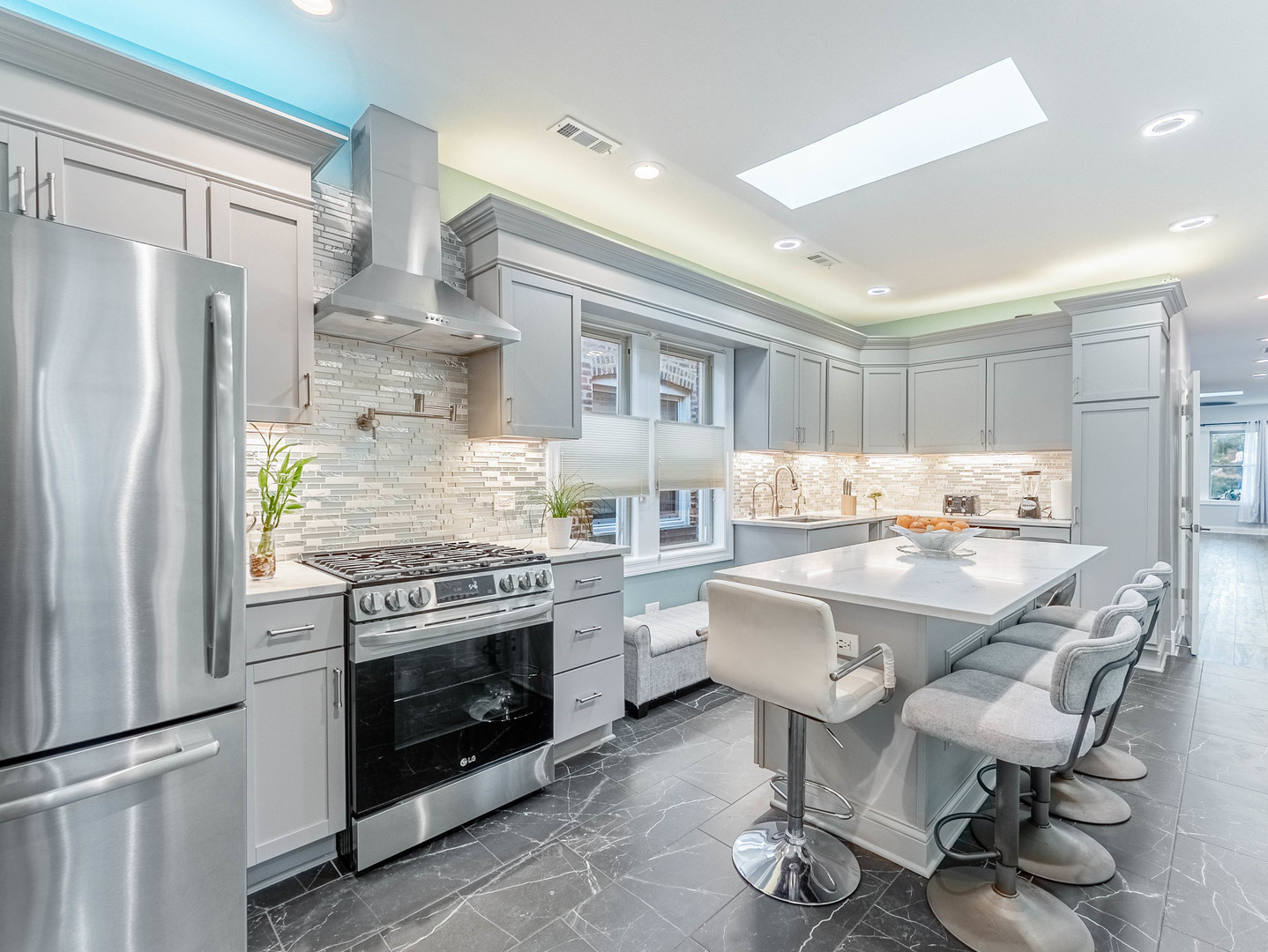 5330 West Drummond Place Chicago IL 60639