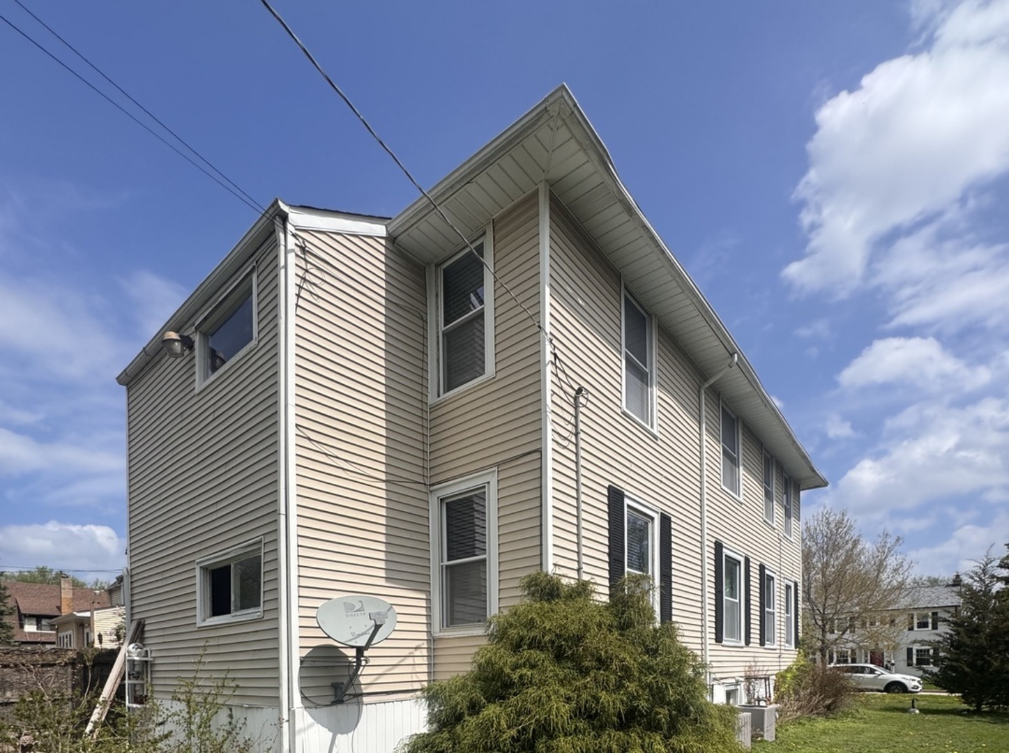 209 South Commonwealth Avenue Aurora IL 60506