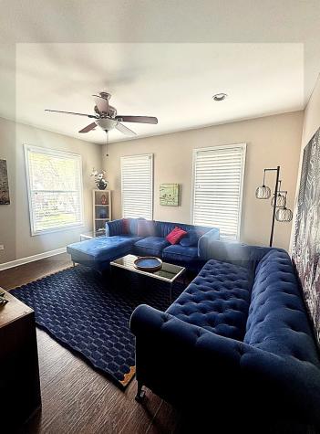 209 South Commonwealth Avenue Aurora IL 60506