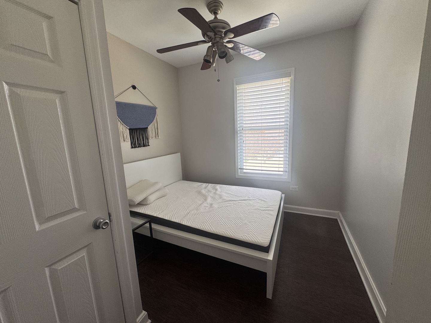 209 South Commonwealth Avenue Aurora IL 60506