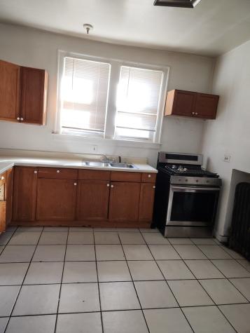 8222 South Peoria Street Chicago IL 60620