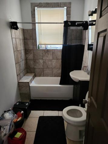 8222 South Peoria Street Chicago IL 60620